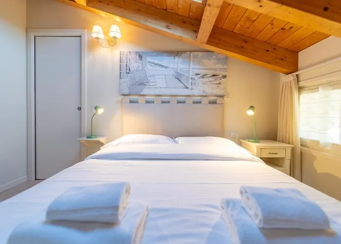 With Swimmingpool And View * 트레메쪼