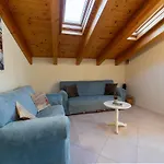 The A-line View A With Pool & Garage דירה טרמצו