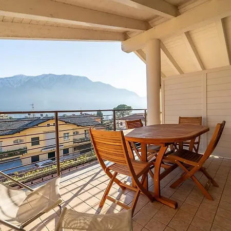 With Swimmingpool And View * Tremezzo