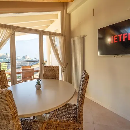 With Swimmingpool And View Apartmán *