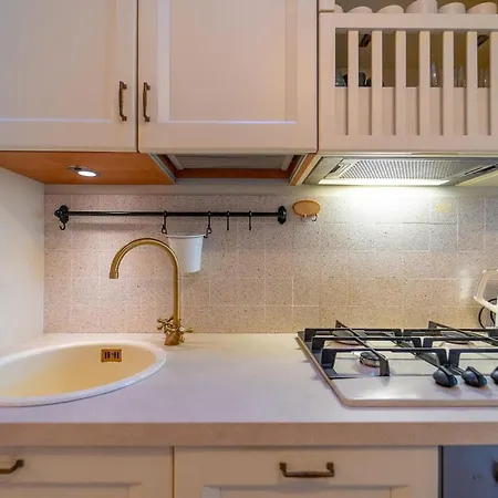 With Swimmingpool And View *