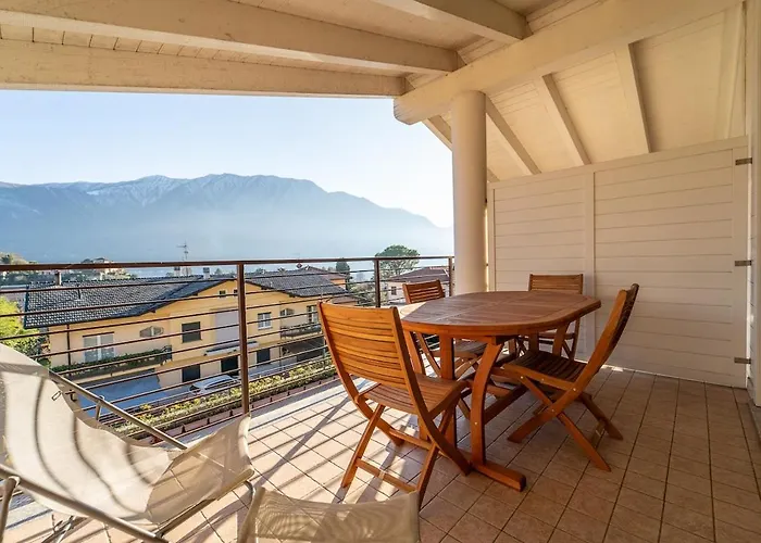 With Swimmingpool And View * Tremezzo