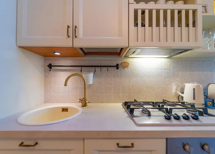 With Swimmingpool And View *